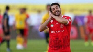 فیلم/ گل اول پرسپولیس به استقلال در دربی ۱۰۷؛ طلسم دروازه آبیها شکسته شد فیلم/ گل اول پرسپولیس به استقلال در دربی ۱۰۷؛ طلسم دروازه آبیها شکسته شد