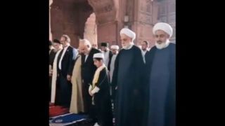 حضور محسنی اژهای در صف نماز جمعه اهل تسنن در هند حضور محسنی اژهای در صف نماز جمعه اهل تسنن در هند