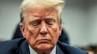 چرت زدن ترامپ در مراسم سالگرد حادثه ۱۱ سپتامبر چرت زدن ترامپ در مراسم سالگرد حادثه ۱۱ سپتامبر
