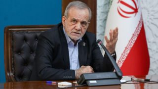 پزشکیان: ۱۵۰۰ نفر از کسانیکه پای لانچر بودند شهید شدند پزشکیان: ۱۵۰۰ نفر از کسانیکه پای لانچر بودند شهید شدند